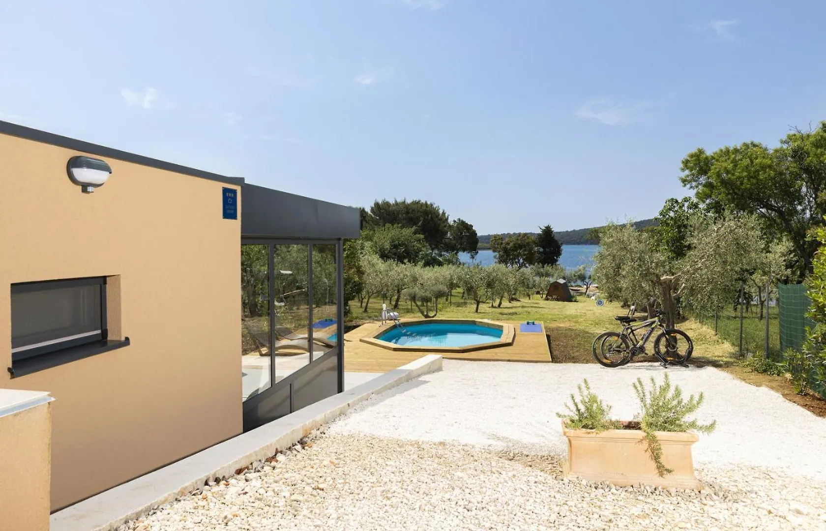 Beach House Olive - Ground Floor House For 2 People With Private Beach Near Medulin Pomer Villa