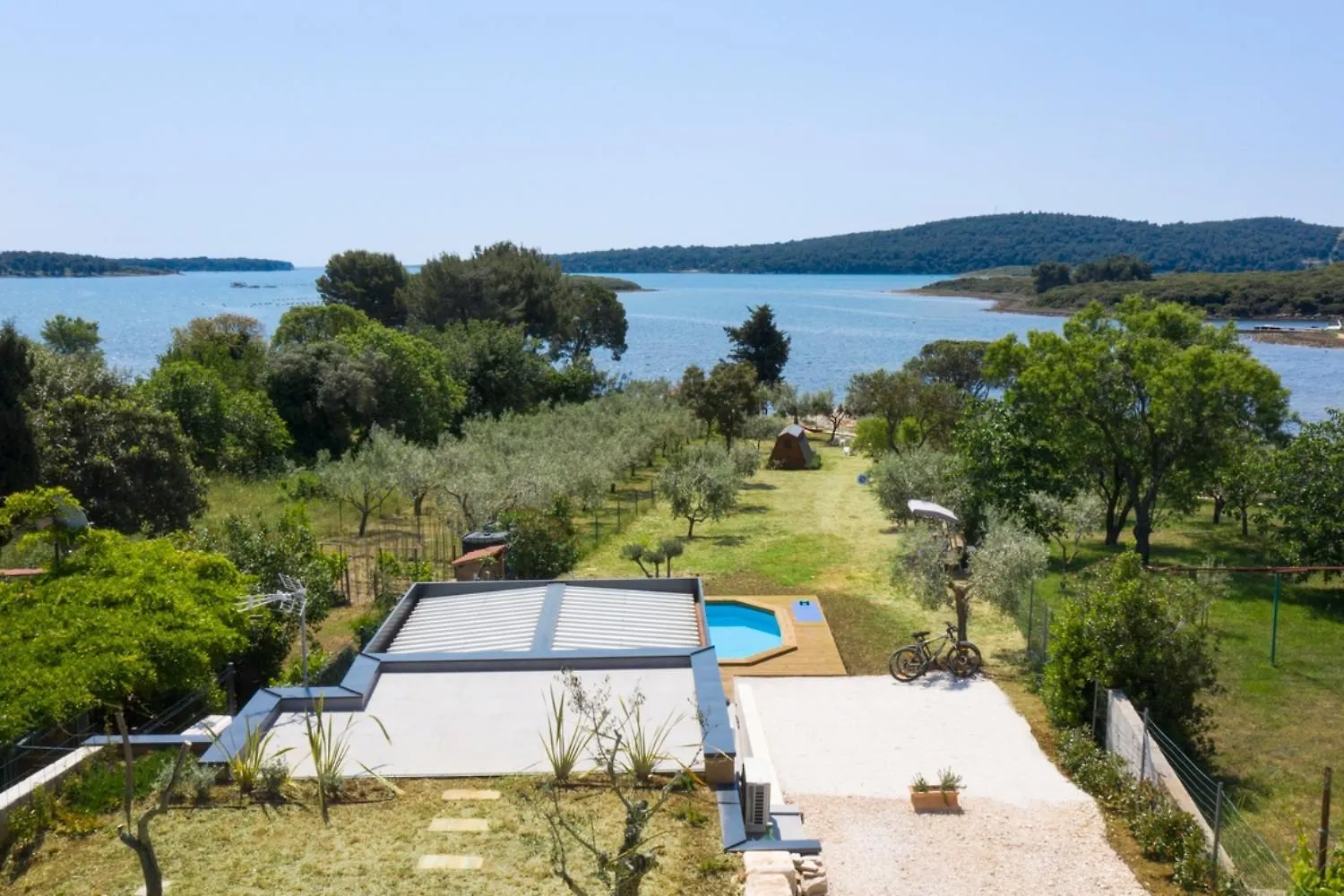 Beach House Olive - Ground Floor House For 2 People With Private Beach Near Medulin Pomer