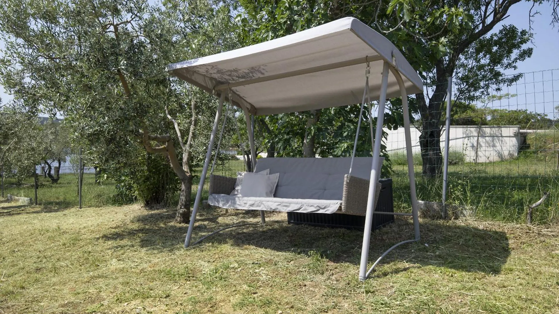Villa Beach House Olive - Ground Floor House For 2 People With Private Beach Near Medulin Pomer